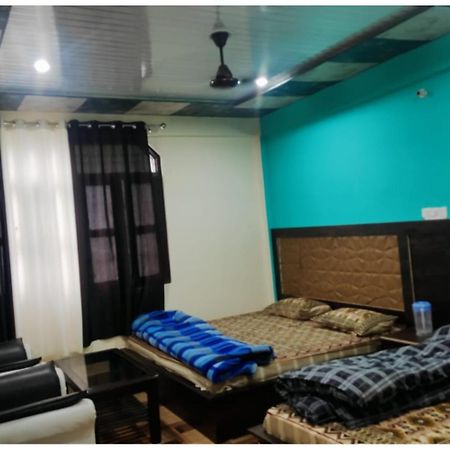Priya Homestay, Bhyudar, Ghangharia Pandukeshwar Exterior photo