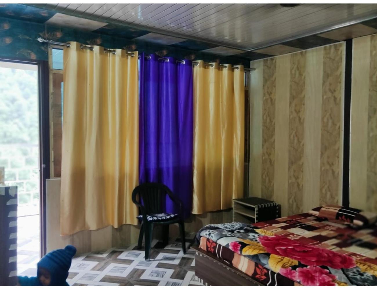 Priya Homestay, Bhyudar, Ghangharia Pandukeshwar Exterior photo