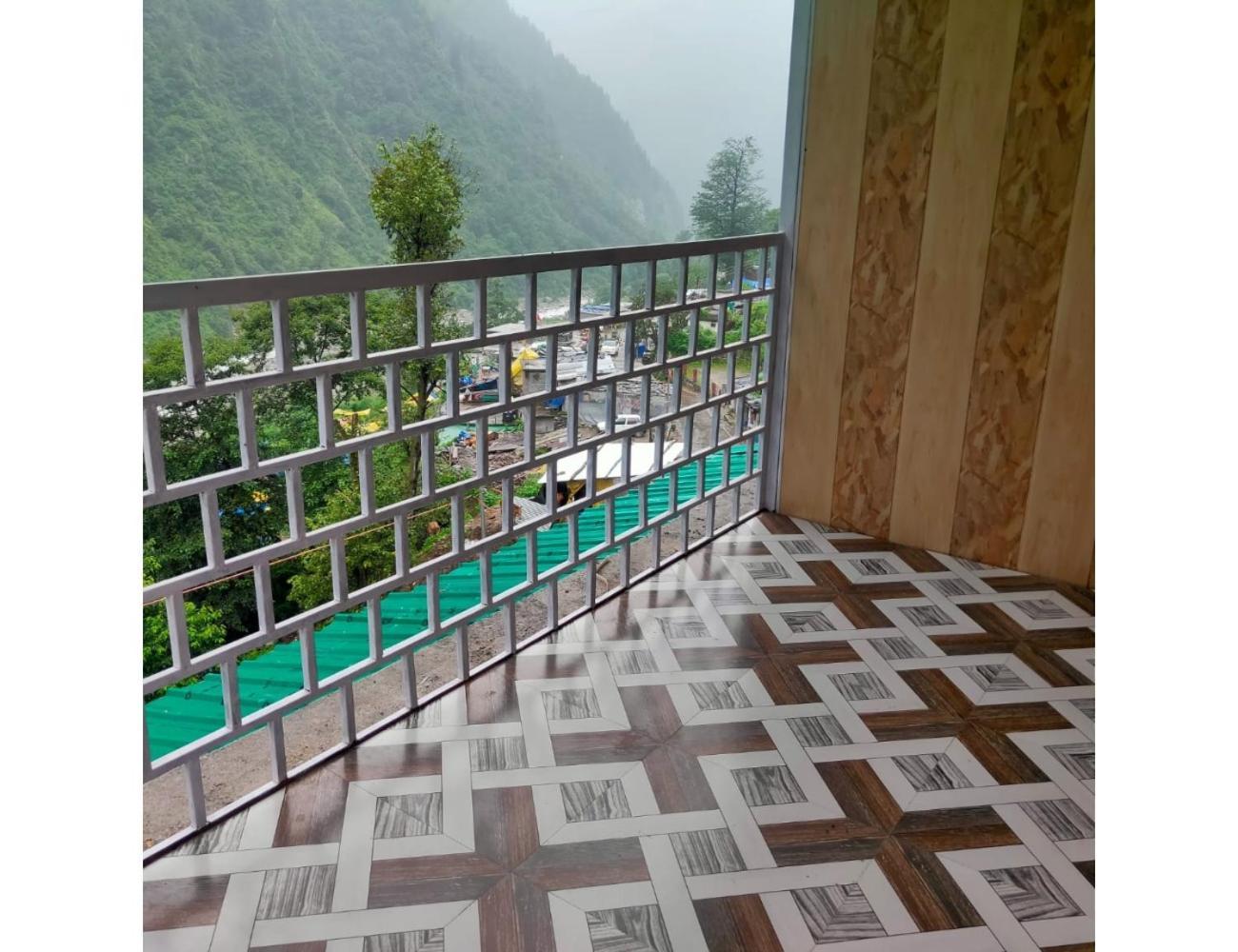 Priya Homestay, Bhyudar, Ghangharia Pandukeshwar Exterior photo