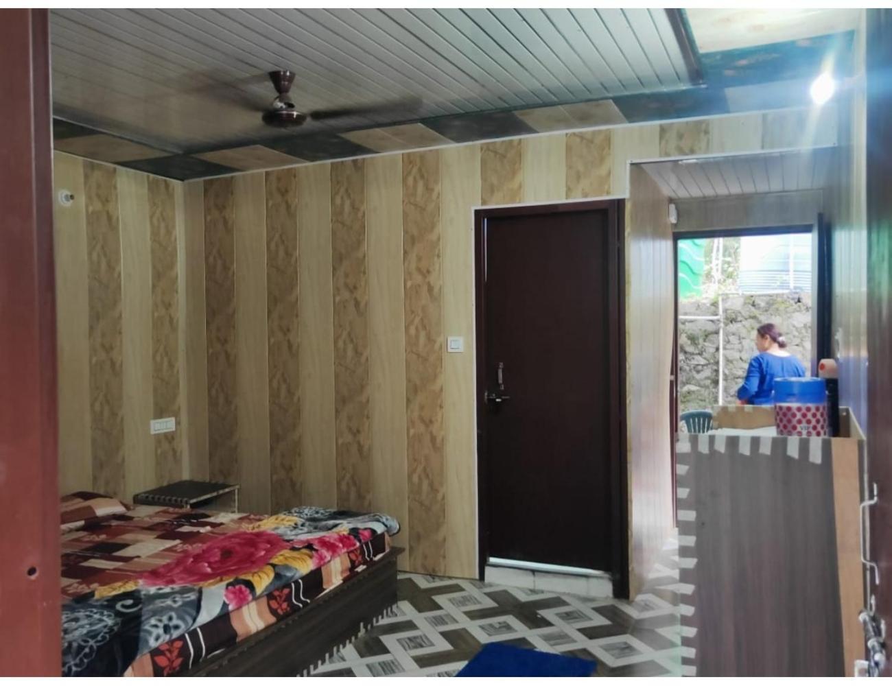 Priya Homestay, Bhyudar, Ghangharia Pandukeshwar Exterior photo