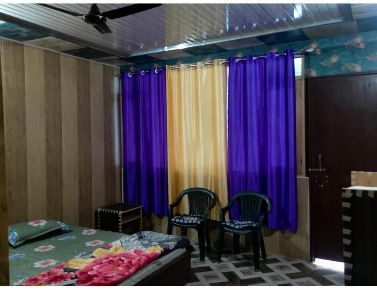 Priya Homestay, Bhyudar, Ghangharia Pandukeshwar Exterior photo